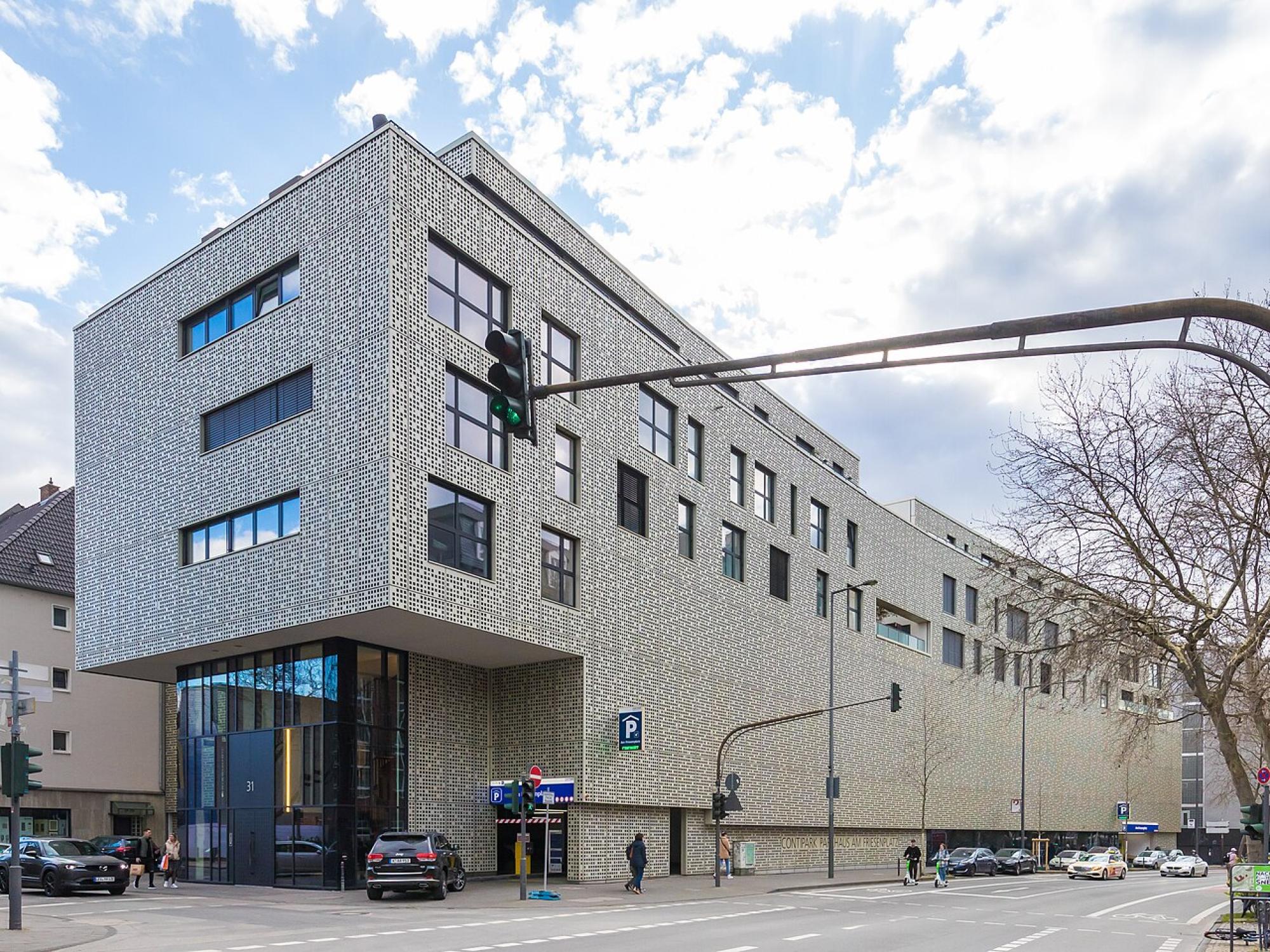 Lakeridge Hospital in Ontario Canada has turned into LPR for Parking Management