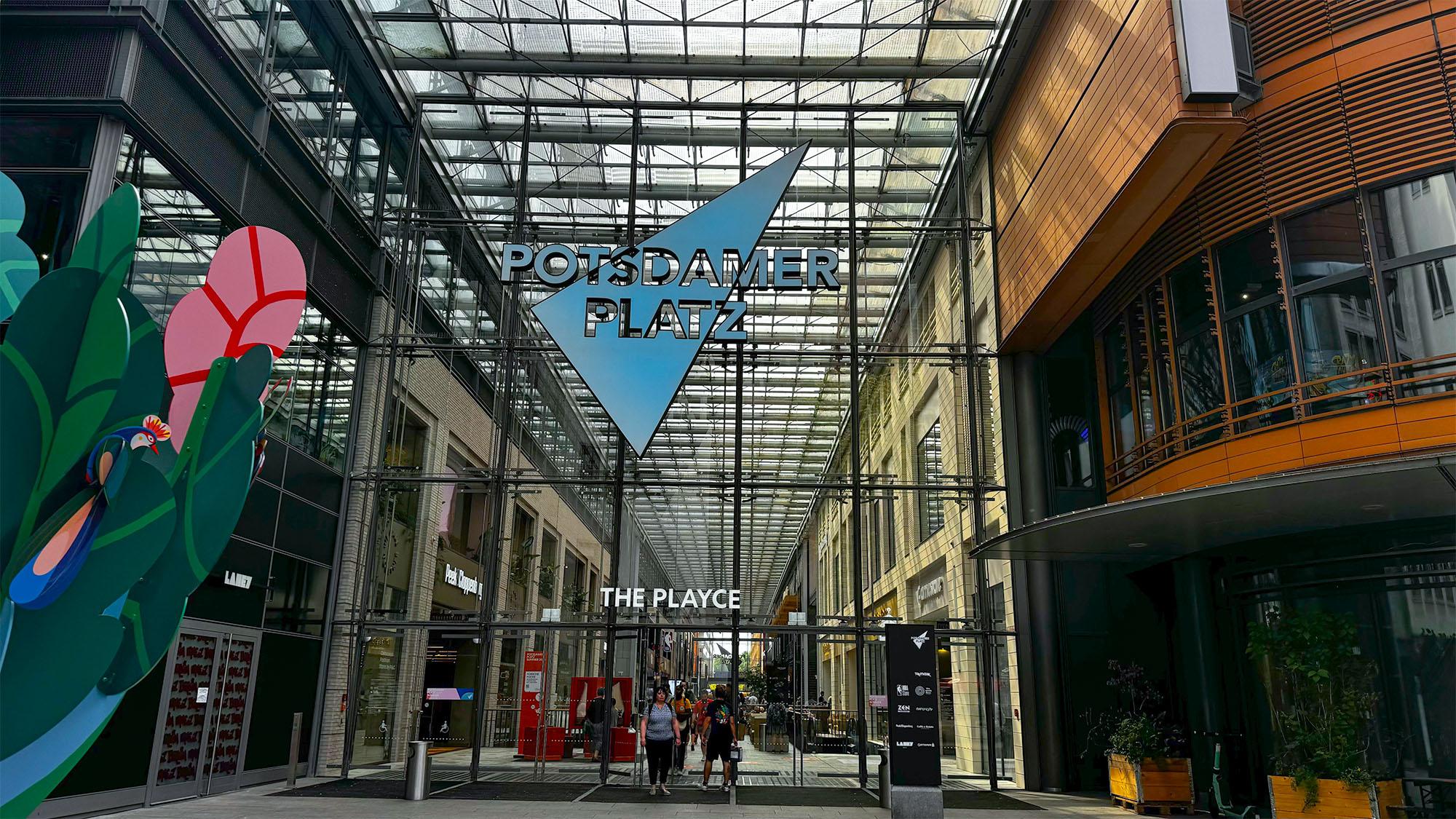 Parking with LPR at Potsdamer Platz, Berlin